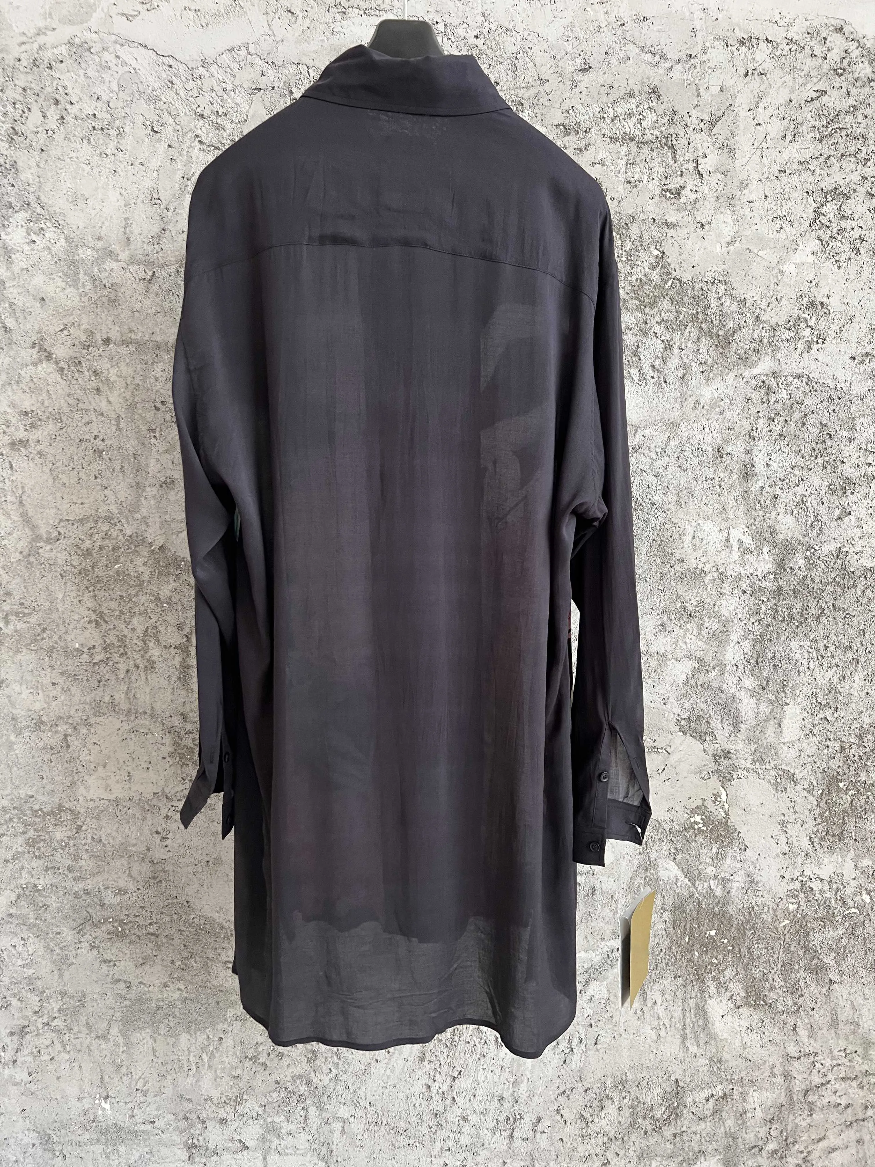 内田彩莉 アスラシャツプリント、呉建豪と丸山貴平と同じスタイル