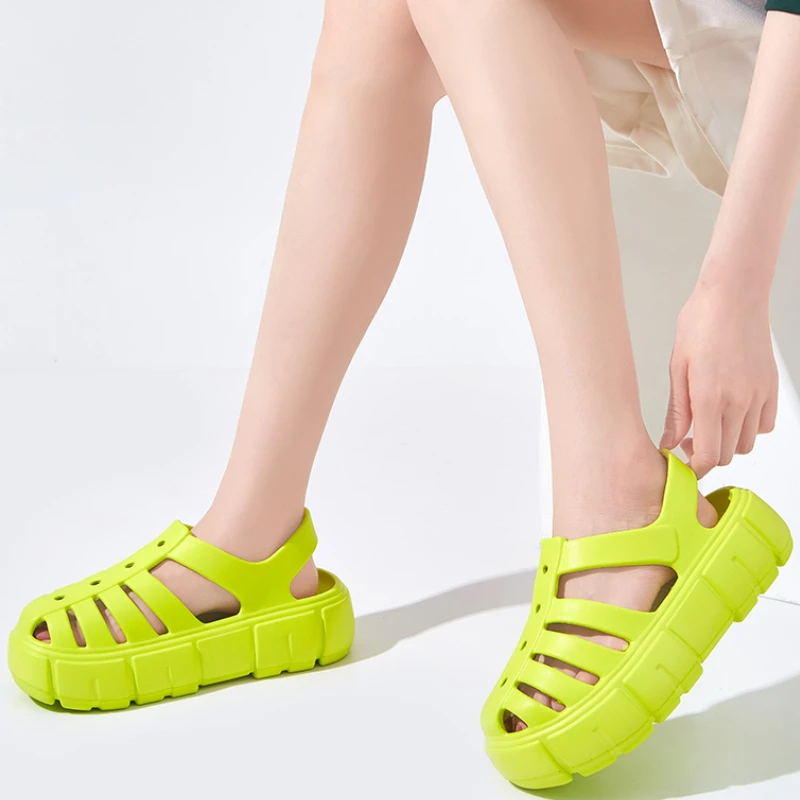 Simple Thick Sole Beach sandal Shoes 2023 New Fashion Soft Sole Anti slip Lightweight ventilate Summer Sandals shoes for women