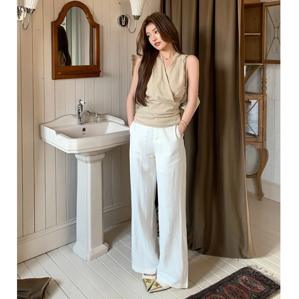 

2025 spring and summer new simple and refreshing old money style casual trousers loose cotton linen white wide-leg pants for wom