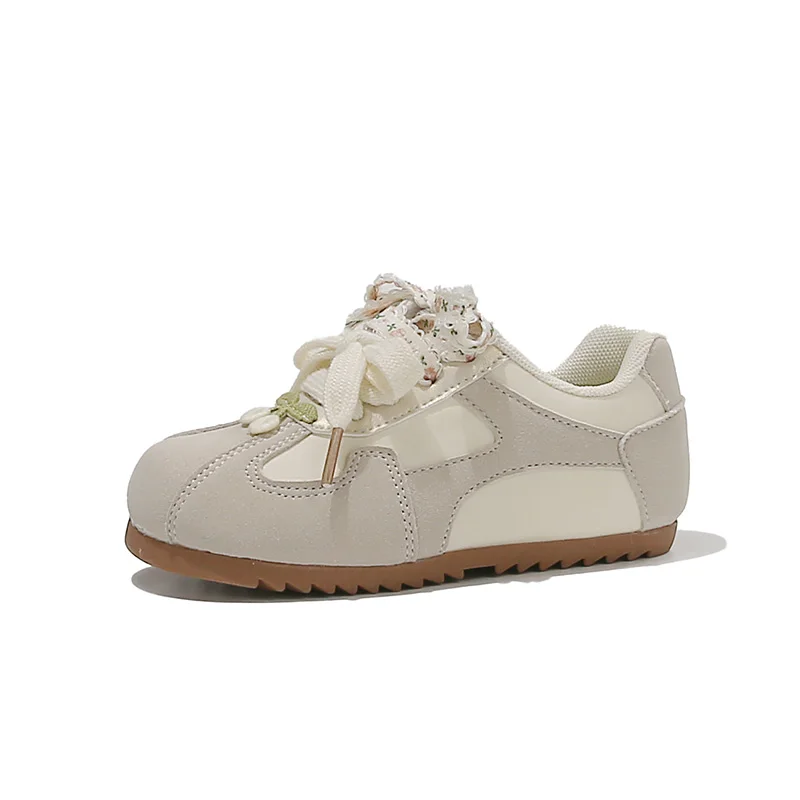 

Новые кроссовки для девочек 2026 года, весна-лето, розовые, с милым цветочным узором, модные универсальные повседневные туфли, кожаный верх, нескользящая мягкая подошва