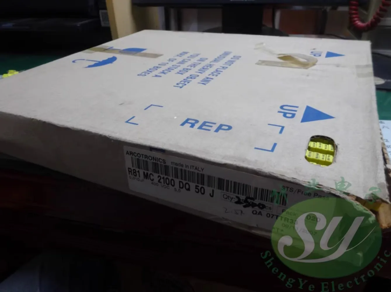 50PCS AV R81MC2100DQ 0.01uf/400v 10nf 103 New film capacitance 5MM