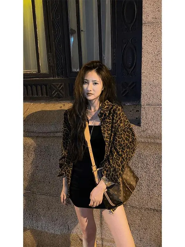 

Новая модная женская блузка с леопардовым принтом в гонконгском стиле, весенняя коллекция, повседневная, свободного кроя, цветная