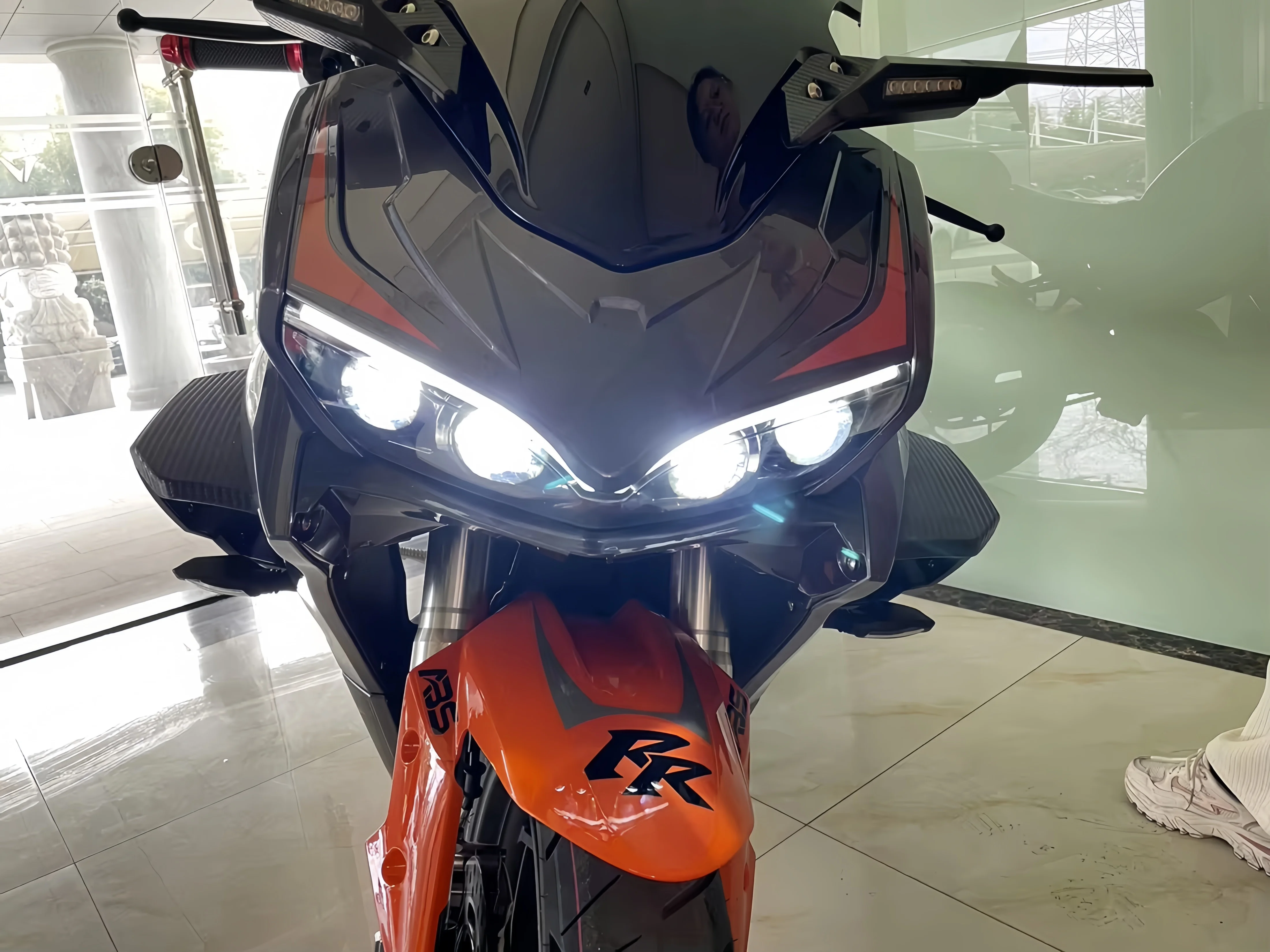 มอเตอร์ไซค์ไฟฟ้าความเร็วสูงปี  - 72V 5000W Electric Motorcycle บทวิจารณ์และราคา