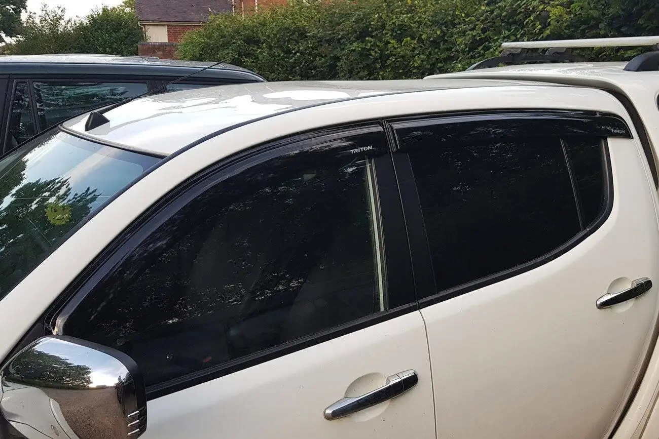 Wind Visor Window Deflectors for Mitsubishi L200 2006-2014 Mitsubishi Triton Double Cab 4PCS Black Smoke Car Styling