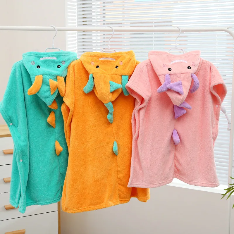 Wholesale new style little dinosaur wearable children\'s bath towel cute soft absorbent baby bath robe hooded cape