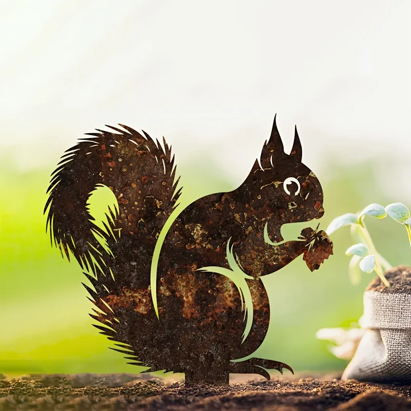 Vintage Rusty Iron Squirrel Garden Decorations - Cute Squirrels Eating Food, Perfect for Farmhouse Yards, Suitable for Outdoor and Indoor Use, Ideal for Christmas and Birthday Gifts - Sturdy Metal Design (No Power Required) - Natural Gift