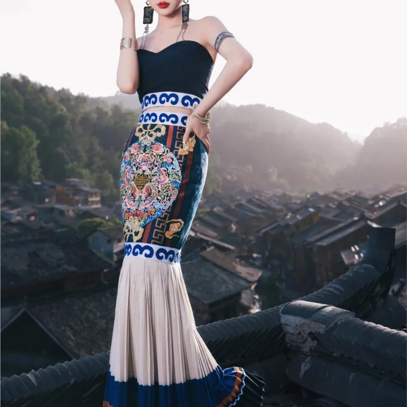 

Embroidered strapless fishtail shawl ecological woven hat complete set of photography and fashion show outfits