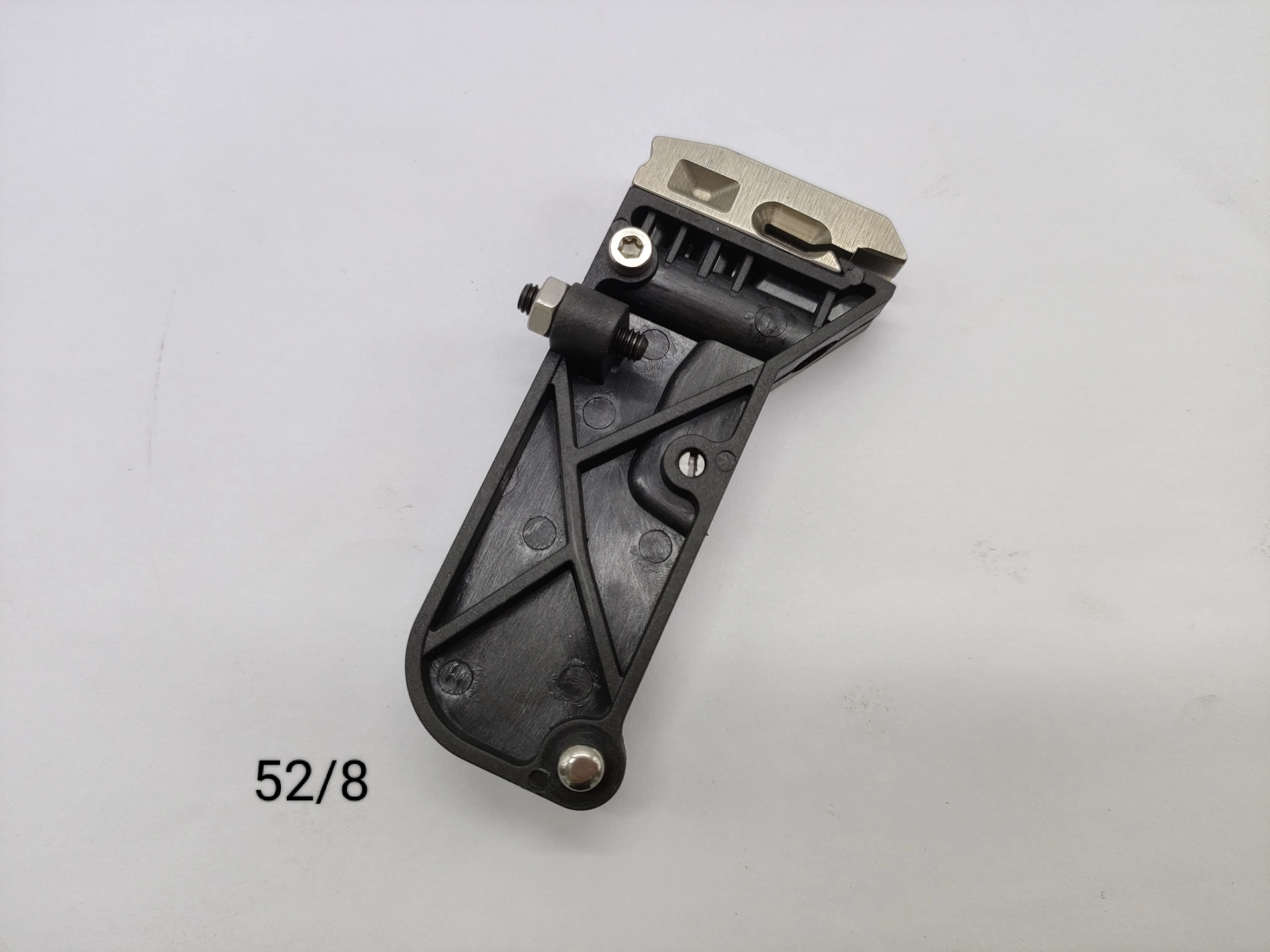 

Швейные головки Hohner Швейная машина Hohner 52/8 Запчасти 996330 CLAW