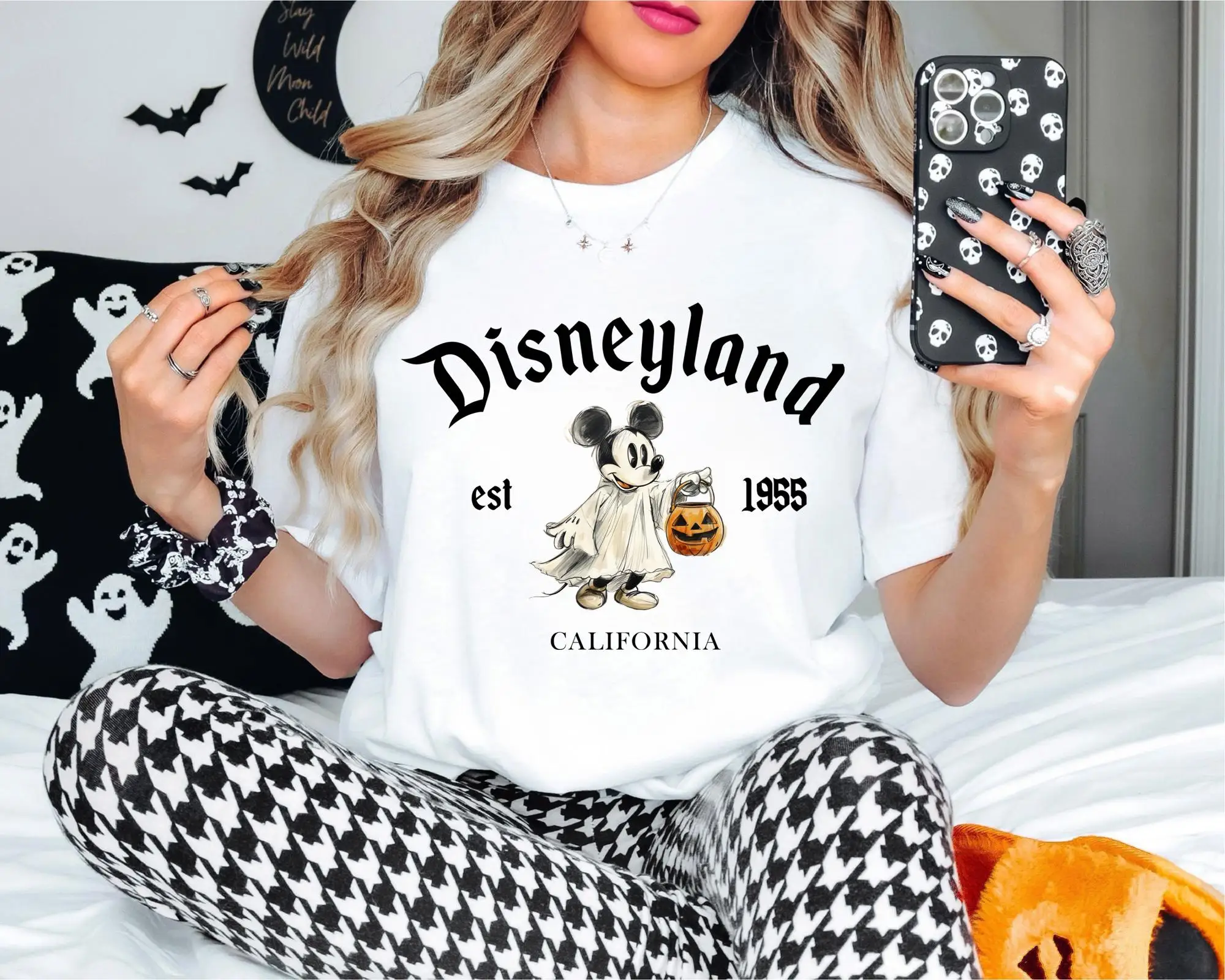 

Рубашка Микки на Хэллоуин 2025 года, красивый рай, свитер ужасов, рубашка с Микки Маусом, футболка с изображением Микки, футболка на Хэллоуин с анимированным миром