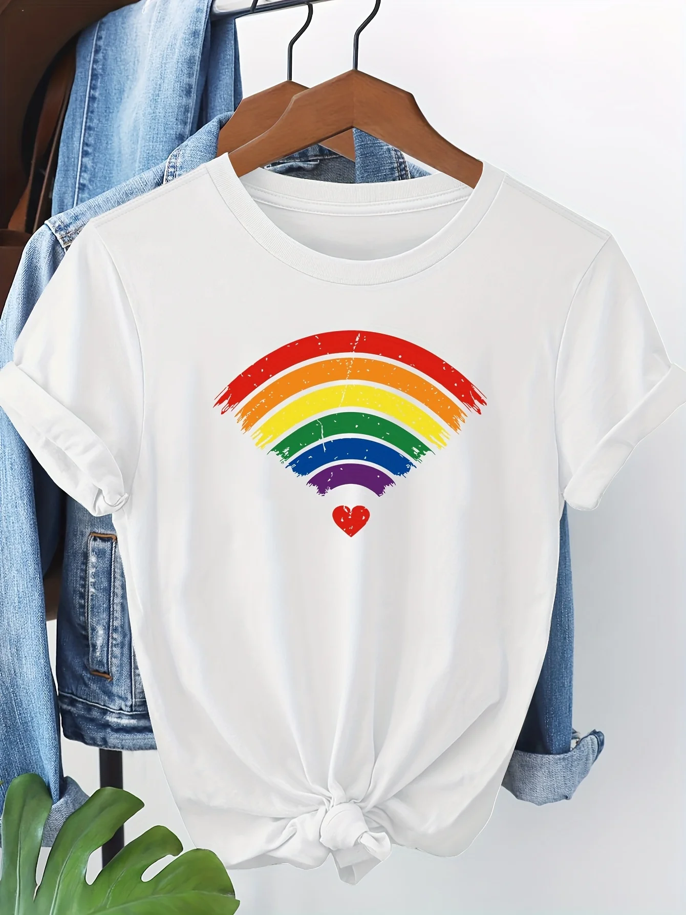 

Women's Pride T-Shirt - Rainbow Heart Graphic T-Shirt Women's Everyday Casual Spring Summer Fall Clothing Fashion