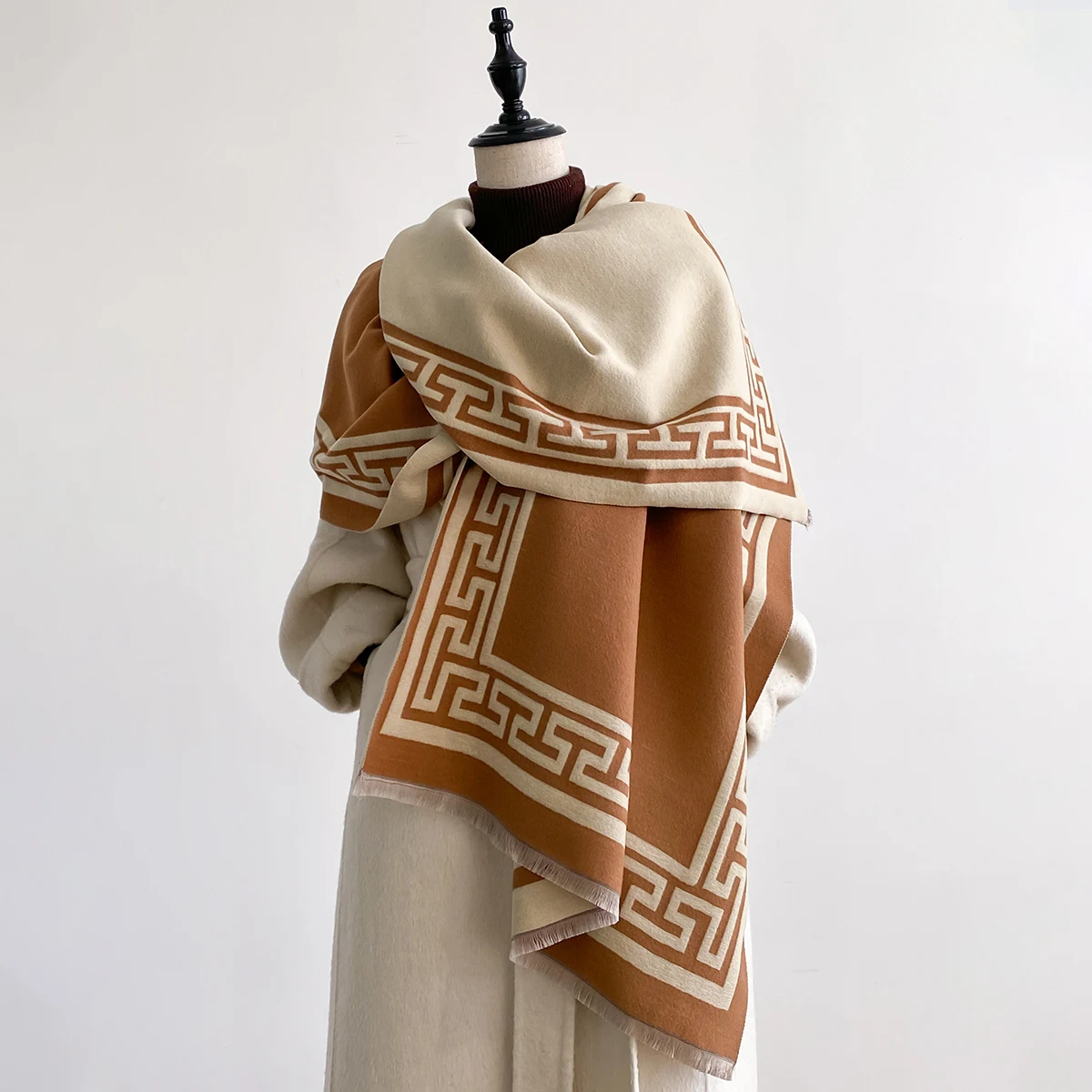 Frauen Geometrie Druck Pashmina Schal Warme Kaschmir Schals Luxus Winter Dicke Decke Bufanda Weibliche Wrap Bandana Echarpe Poncho – Detail 10
