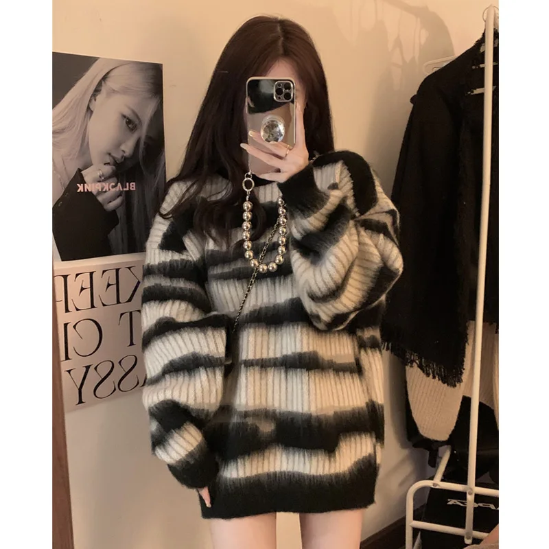 

2023 New Autumn Winter Fashion Casual Stripe Knitted Sweater Loose Slouchy Beautiful Elegant Chic Korean Outerwear Women's Top