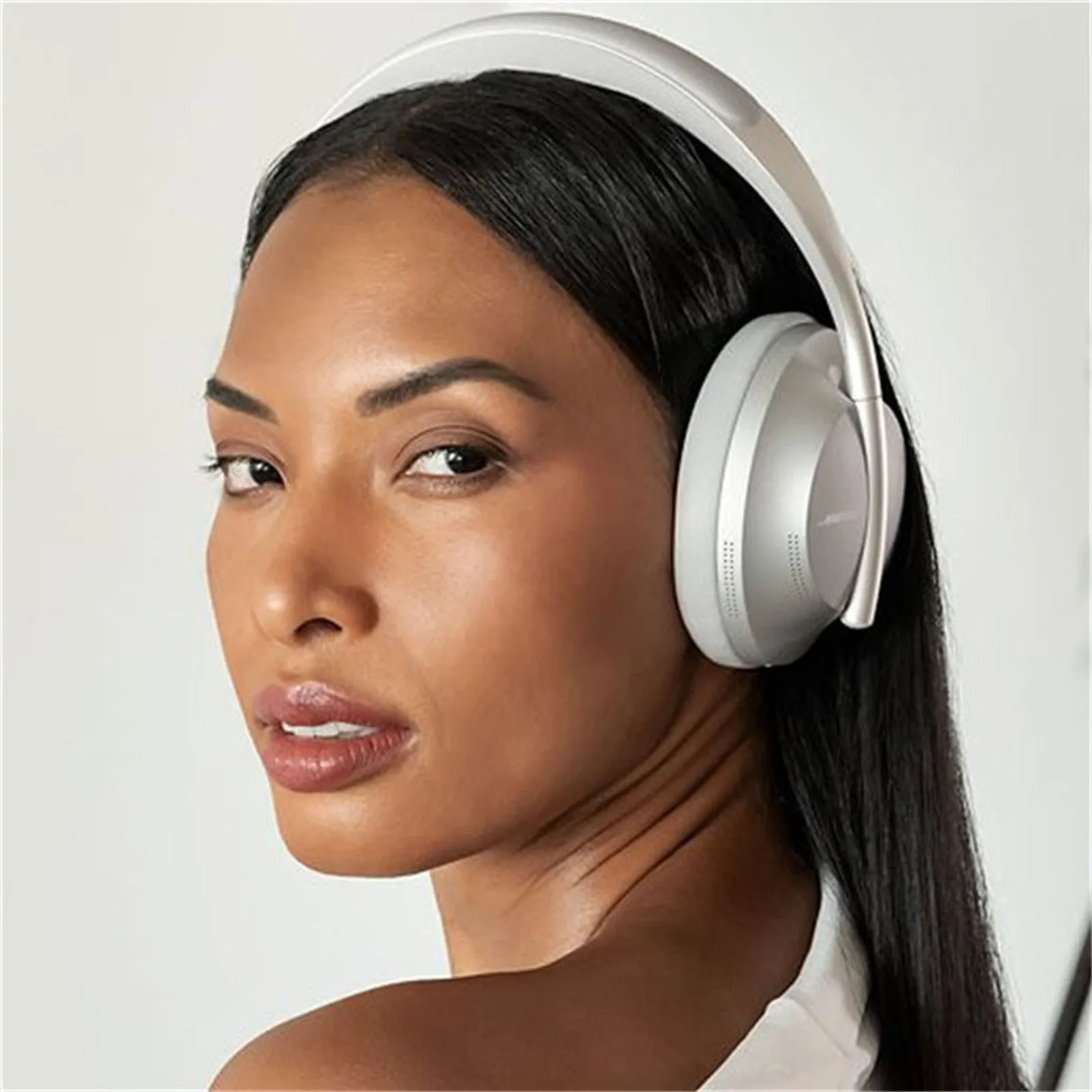 Bose-700 سماعات إلغاء الضوضاء سماعات بلوتوث فوق الأذن اللاسلكية ميكروفون مدمج مكالمات واضحة التحكم الصوتي أليكسا