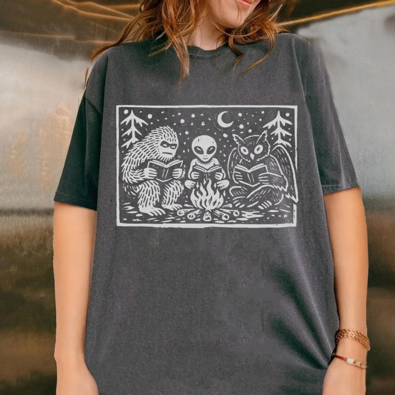 Book Lover T-Shirt Cryptid Book Club Reader Tshirt Oversize Womens Mens Comfortable T-shirts Casual Round Neck Printed Clothes