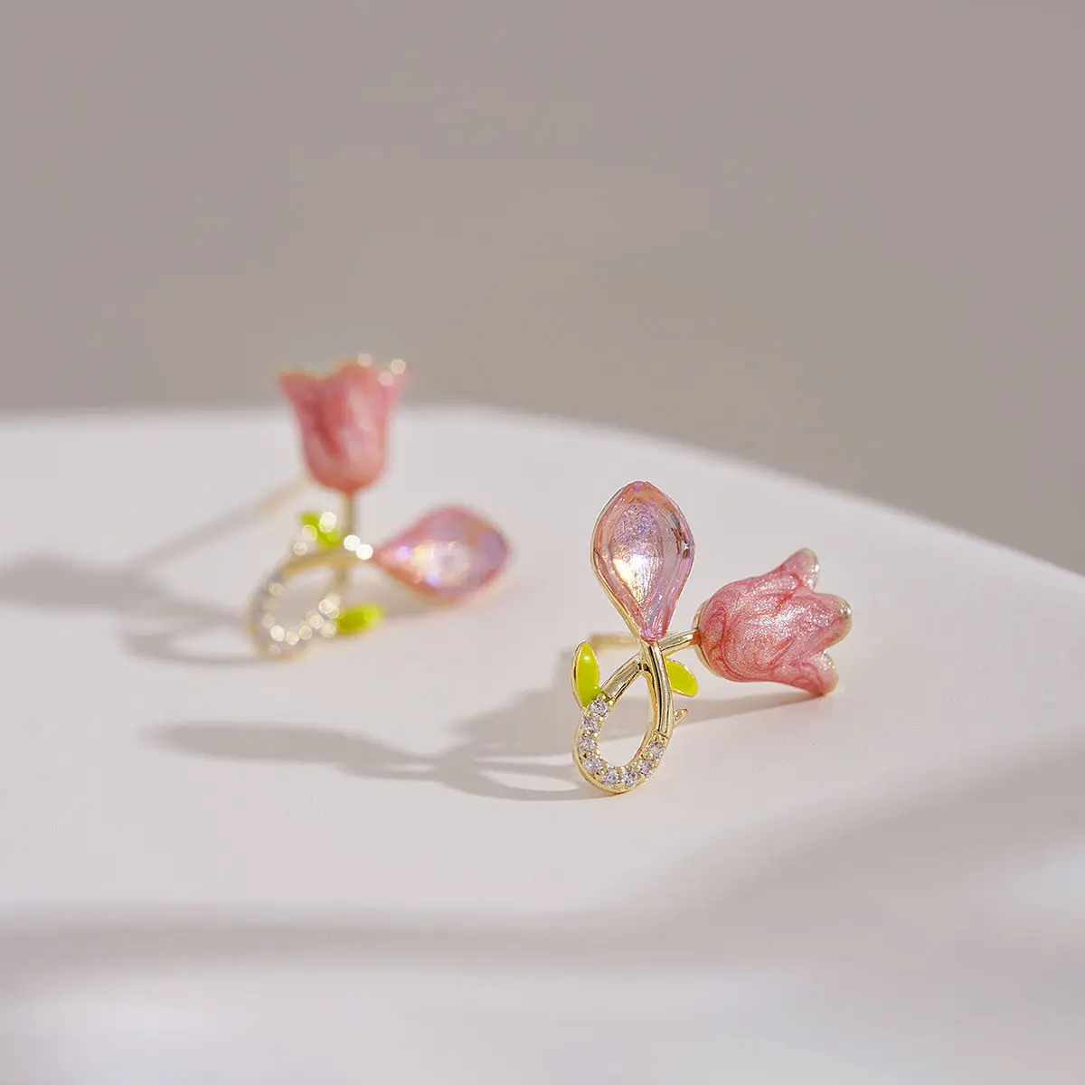 Aesthetic Pink Flower Small Stud Earrings Delicate Enameled Tulip Design Piercing Ear Jewelry 2024 Summer Fairy Sense Earring