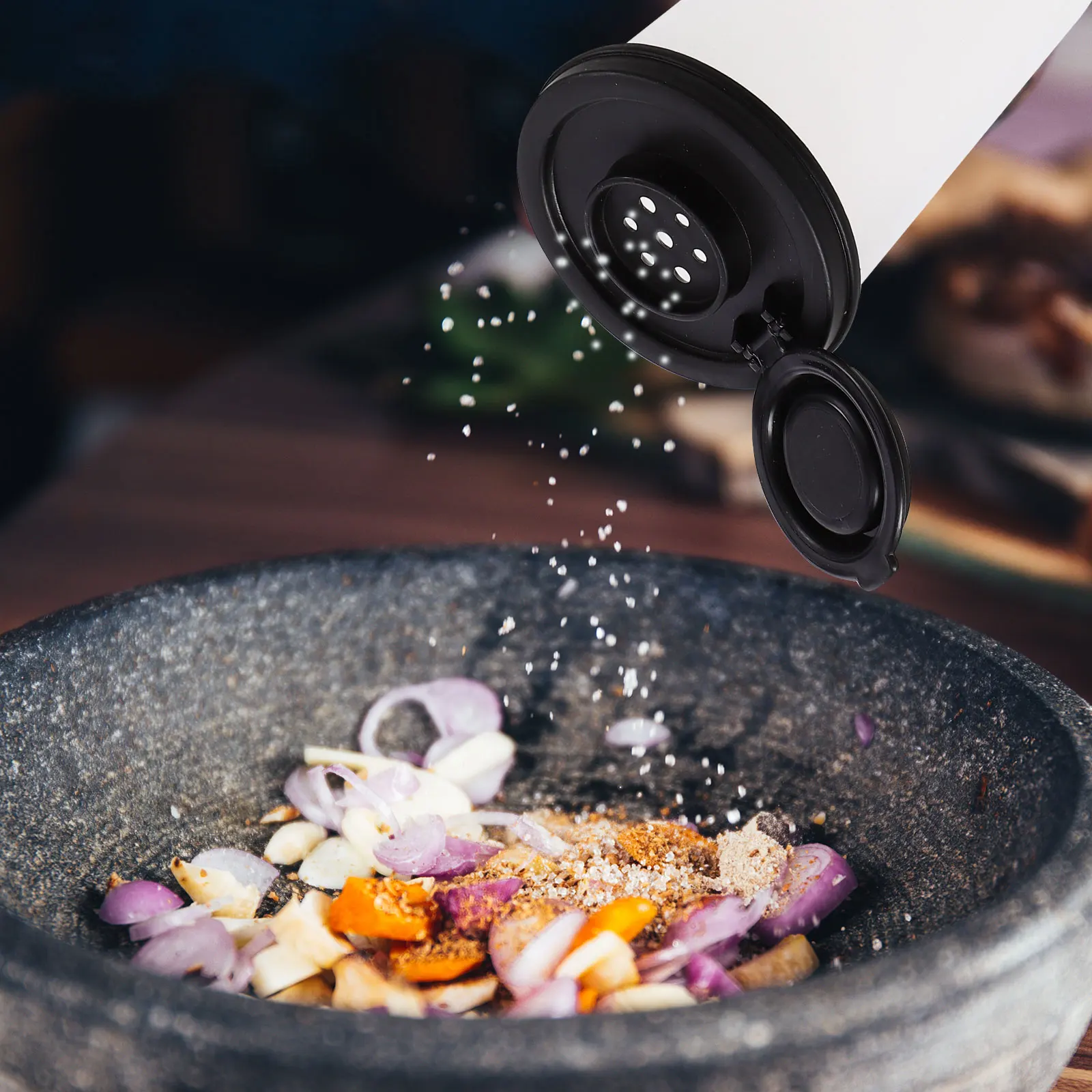 

2pcs Spice Salt Pepper Containers Portable Mini Seasoning Portable Pepper Kitchen Condiment Storage