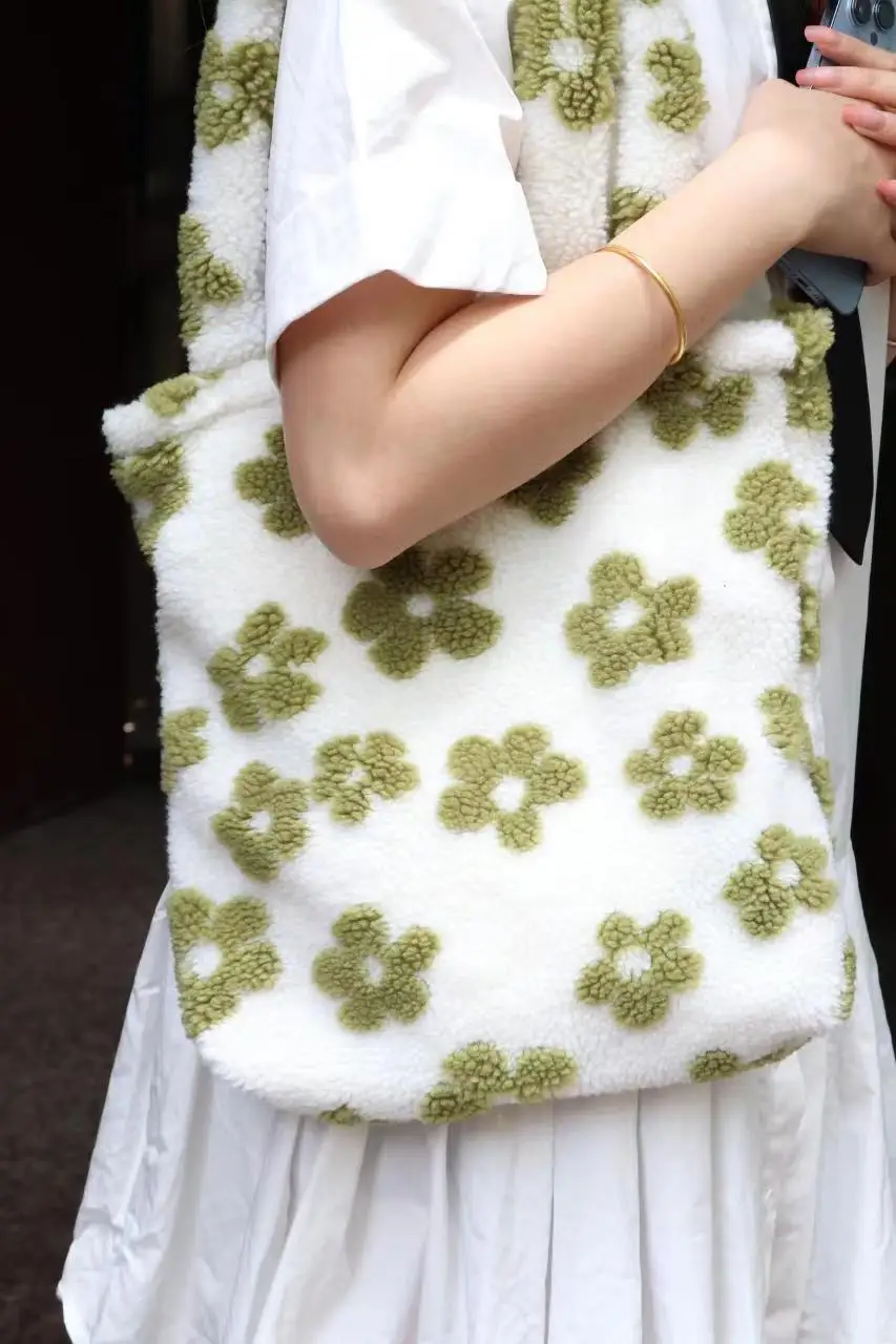 Handmade Bag Women Original Plush High Capacity Fasion 2022 New Shopping Girl Soft International Beautiful Ins Summer Green