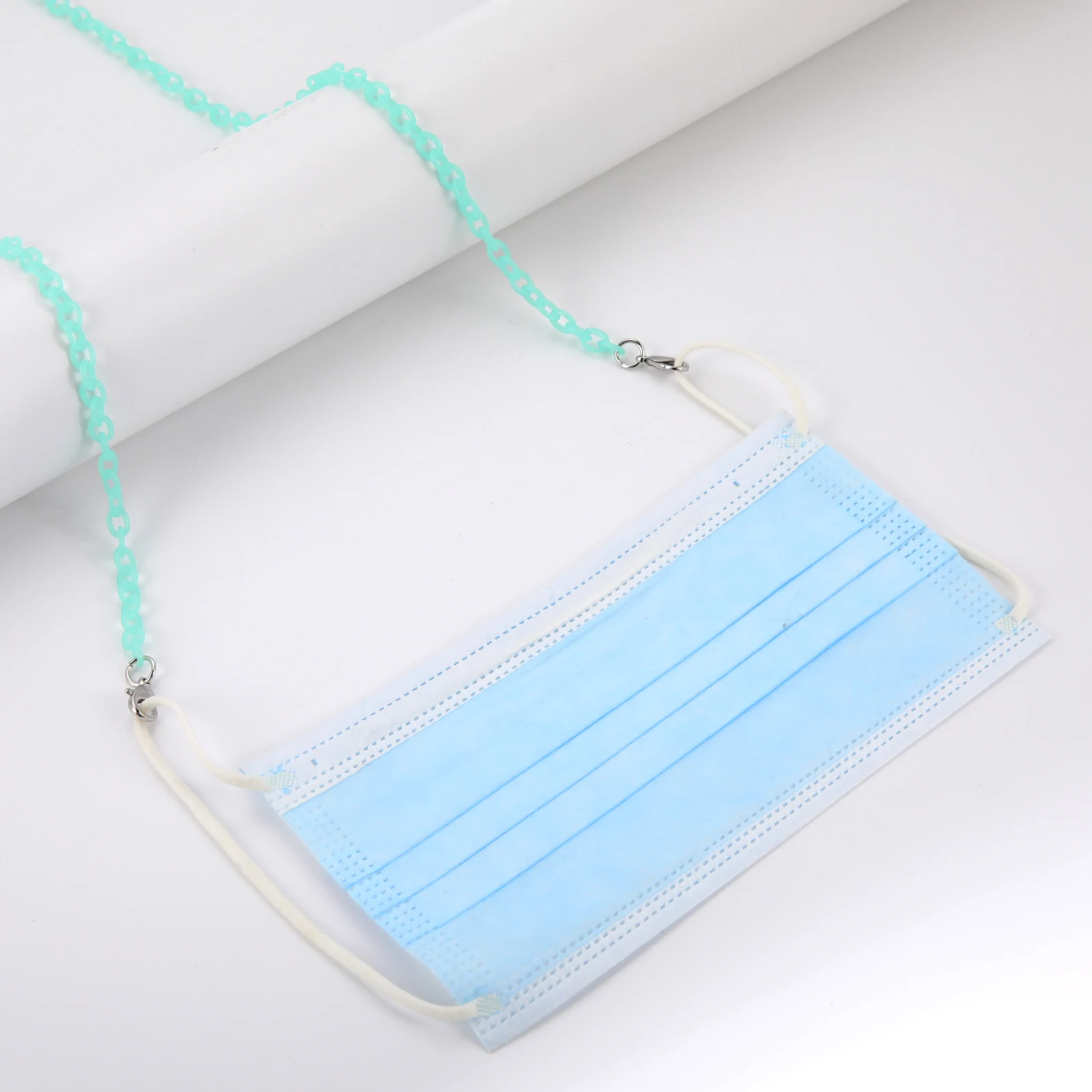 سلاسل نظارات أكريليك متعددة ال - مراجعة Mask Chain Holder وسعره