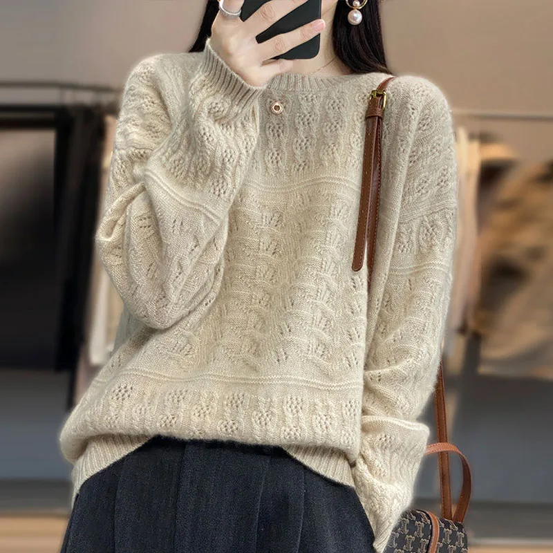 New Autumn and Winter Fashion Lazy Style Round Neck High End Loose Hollow Out Versatile Knitted Casual Style Women\'s Sweater