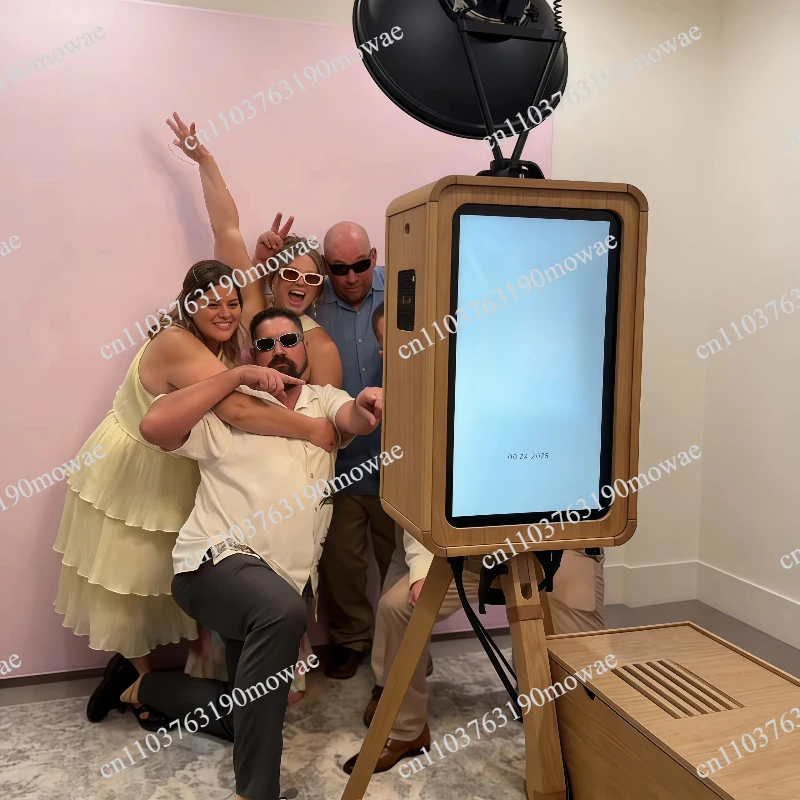 Portable retro wooden photo booth Double-sided touchscreen digital SLR camera Selfie mirror photo booth