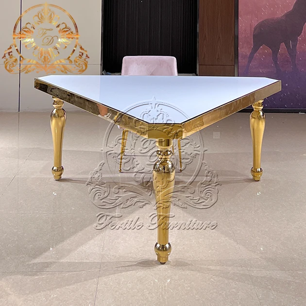 Luxury Wedding Decoration Gold Metal Custom Bride Groom Wedding and Party Glass Table