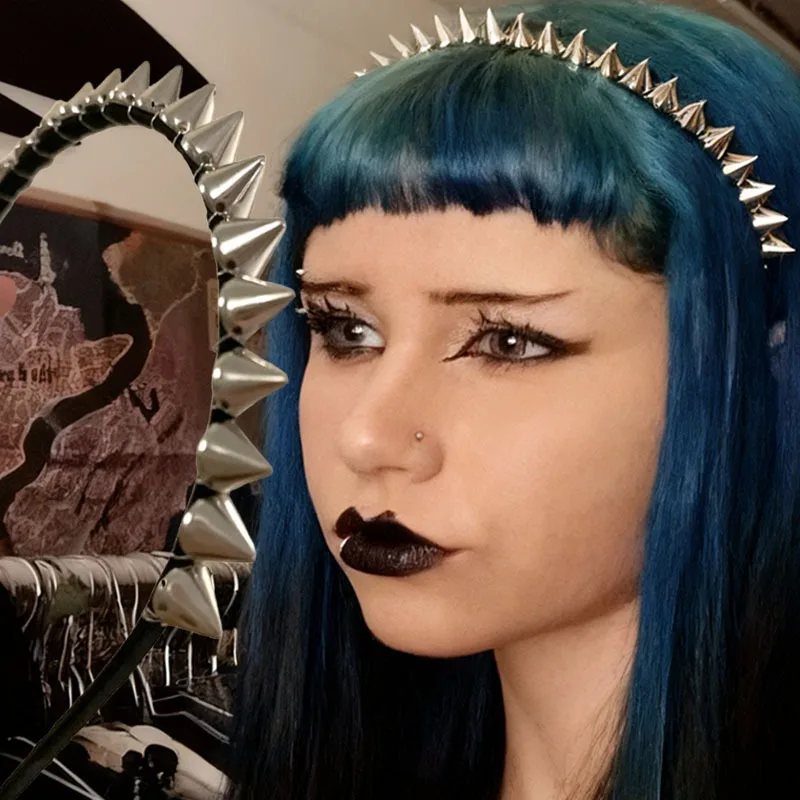 

2025 New Punk Metal Stud Rivet Headband Gothic Rock Spiked Rivet Hair Band Unisex Bold Statement Hair Accessories for Men Women