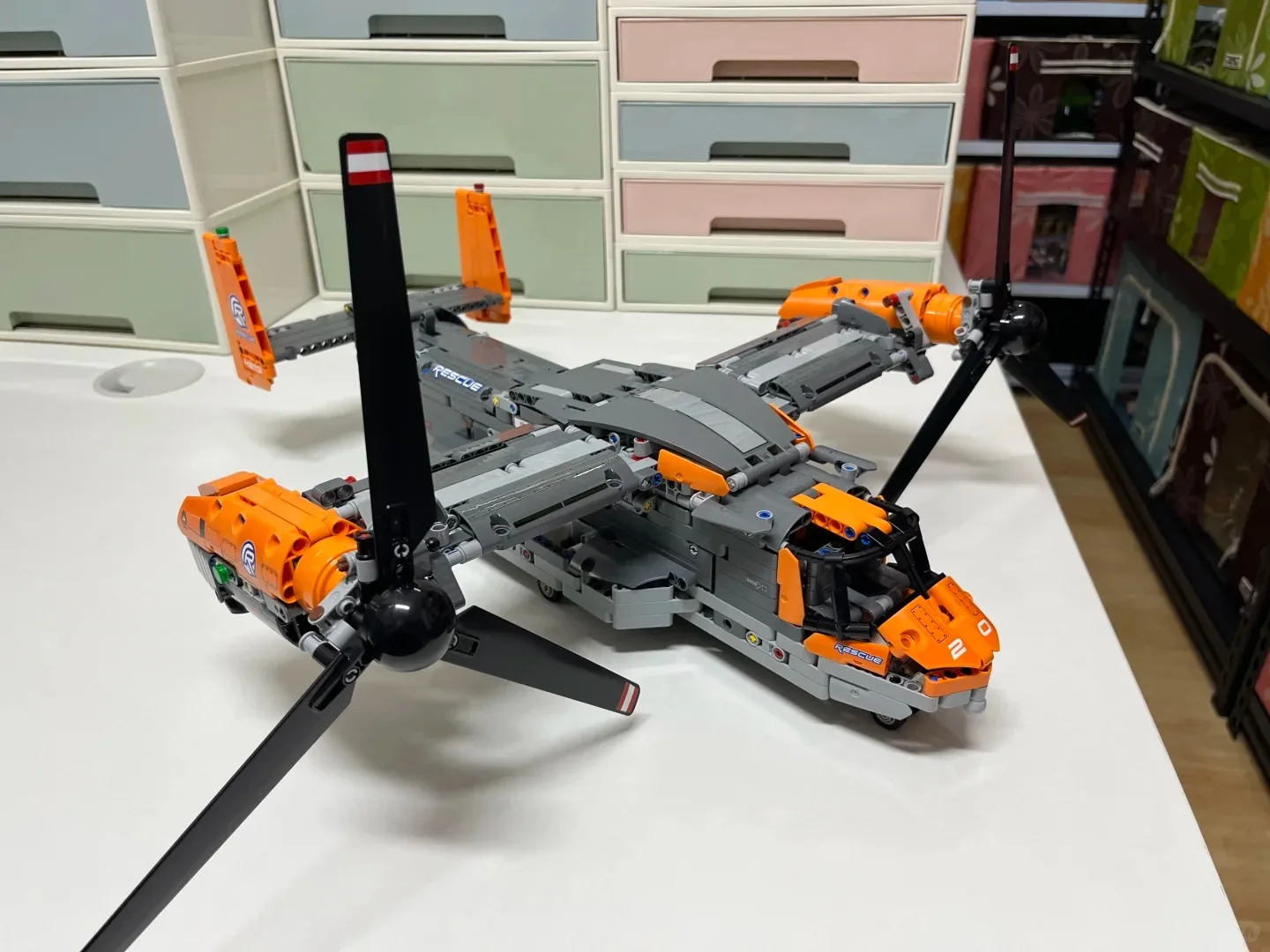 bloques-de-construccion-moc-42113-modelo-de-helicoptero-v-22-ladrillos-de-construccion-de-helicoptero-rojo-juguetes-espaciales-en-caja-con-motor-o-bateria