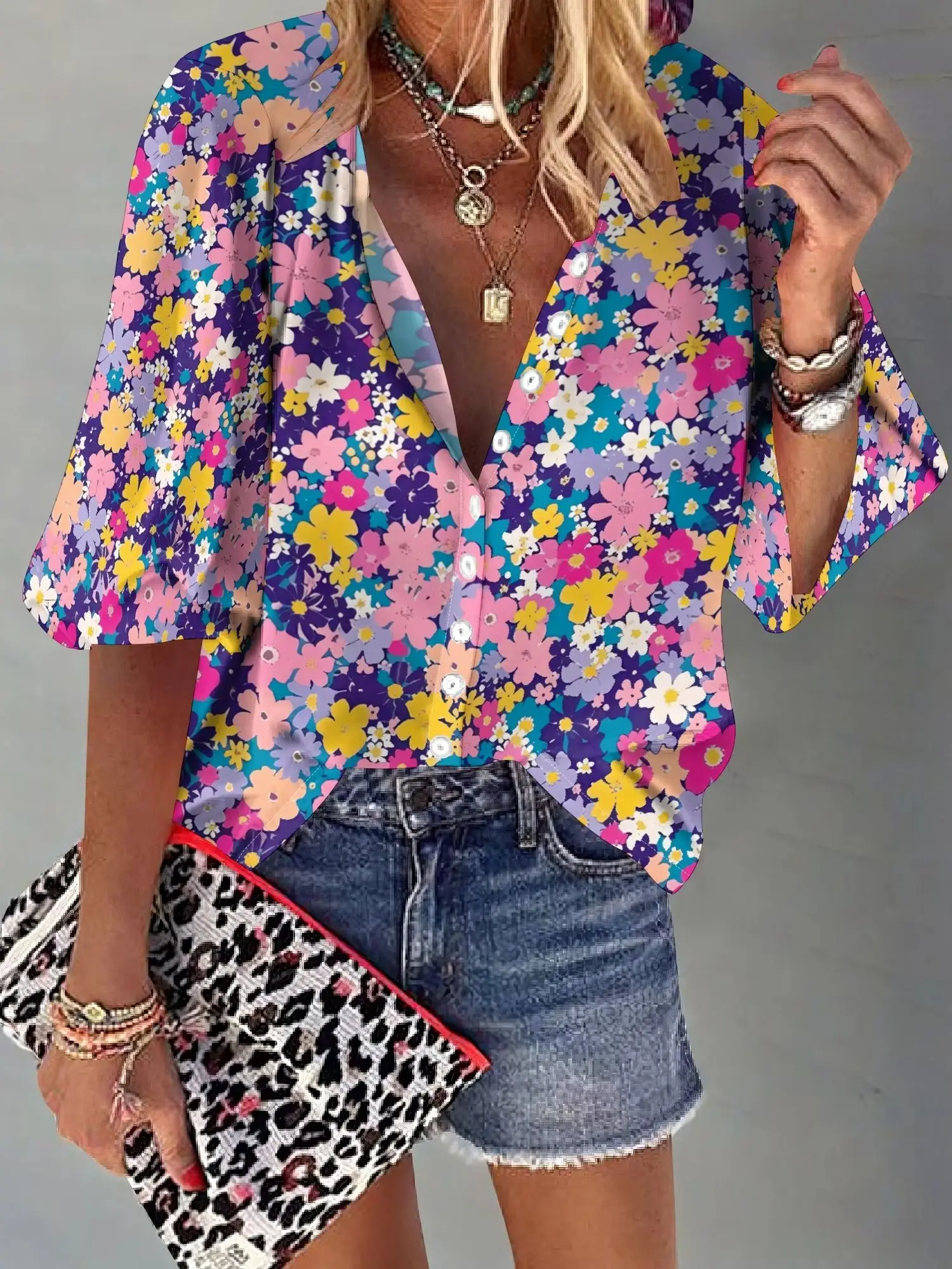 Рисунок 3 - Женская рубашка на пуговицах с