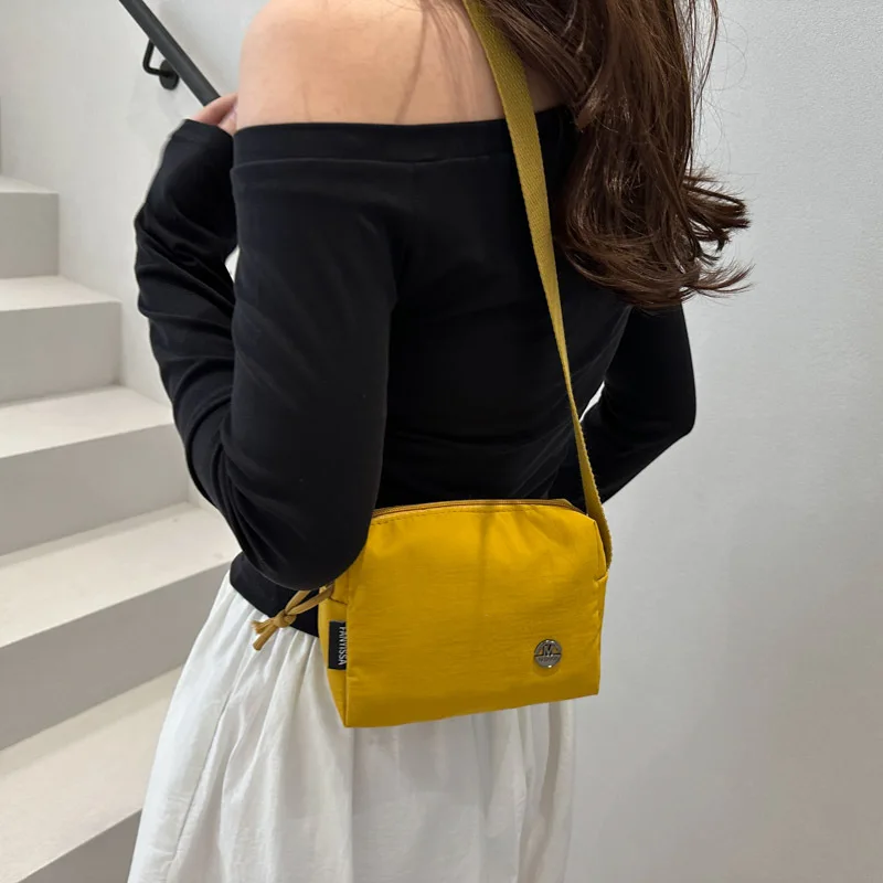 Leichte Damen-Umhängetasche für Pendler, einfache, einfarbige Sport-Hüfttasche, lässige Brusttasche für den täglichen Gebrauch und die Arbeit – Detail 3