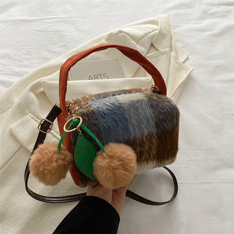 Simple Fashion Handbag Crossbody Bag Women's Winter Contrasting Small Square Shoulder Bag Casual Commuting Crossbody Bag Tide