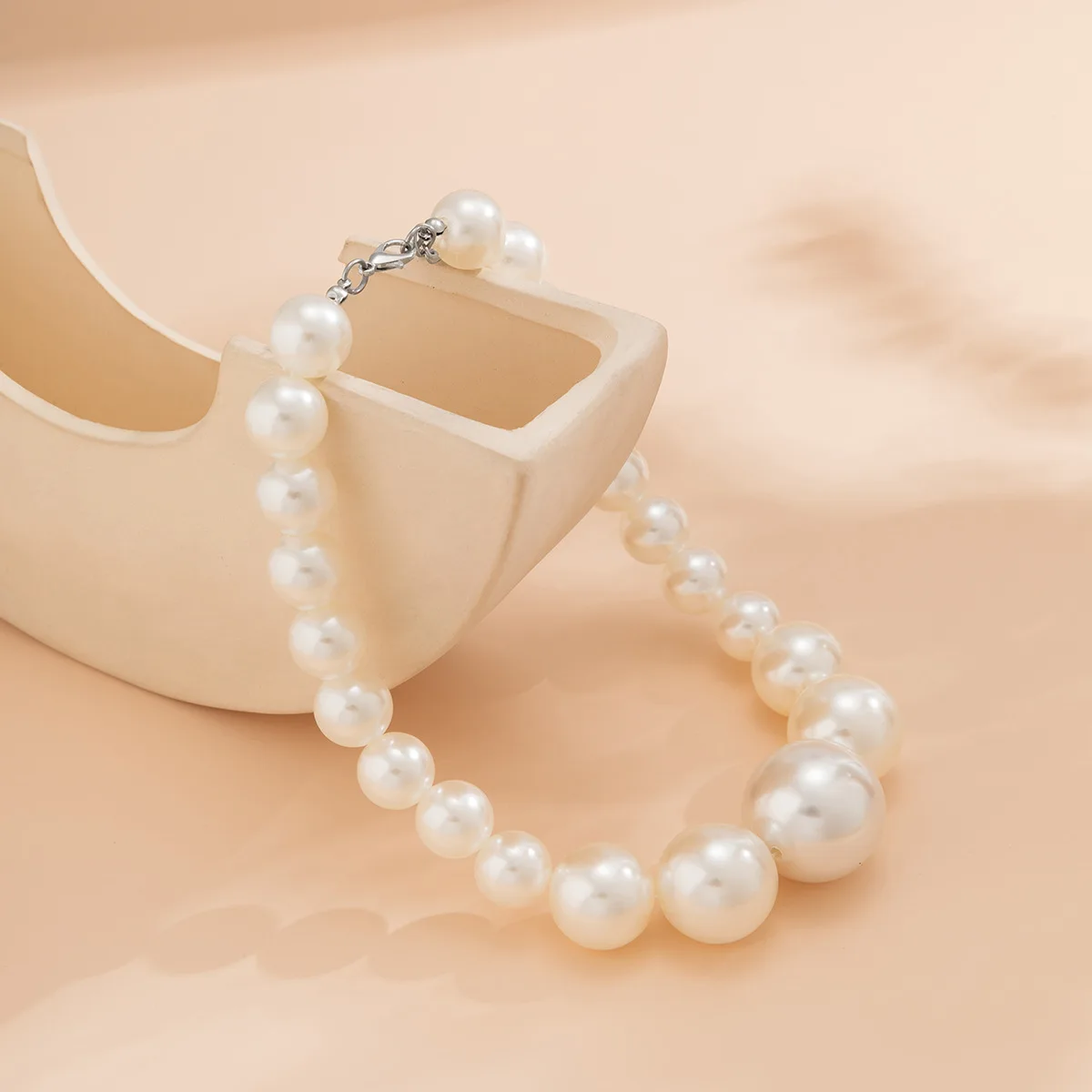 Exaggerated Fashion Big Imitation Pearl Choker Necklace for Women Wedding Bridal Temperament Bead Maxi Chain Christmas Jewelry image 4