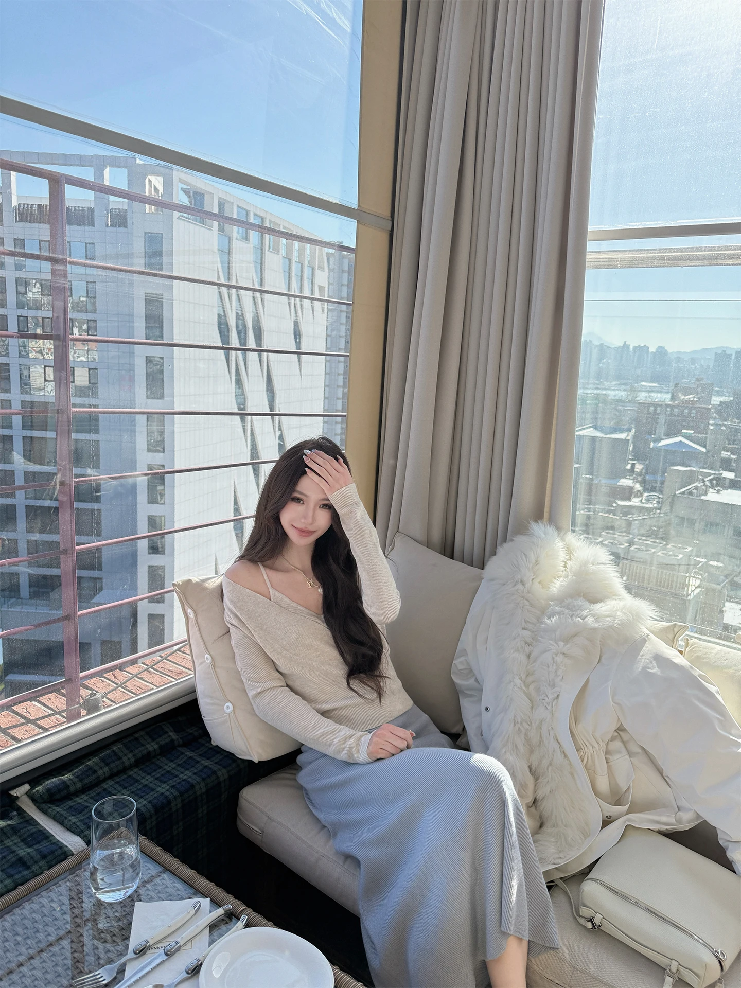 

Вязаный шерстяной комплект Pinky Piggy из двух предметов: высококачественный двухцветный топ и юбка, модный повседневный стиль для женщин