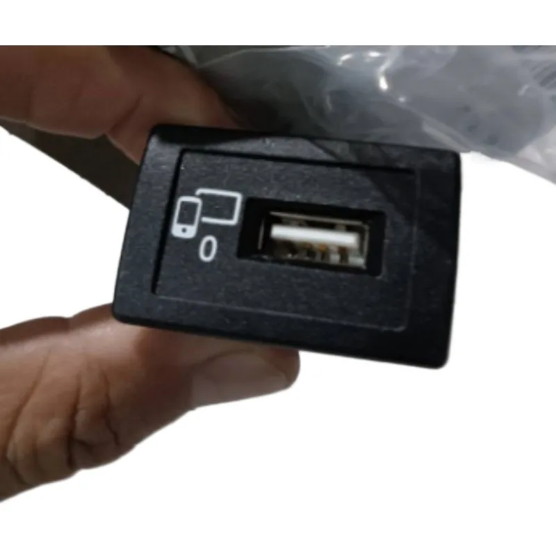 USB Interface SD Card Adapter for Mercedes Benz W205C-Class GLC E300 C200 C180 C260 C300 OEM 1728202100