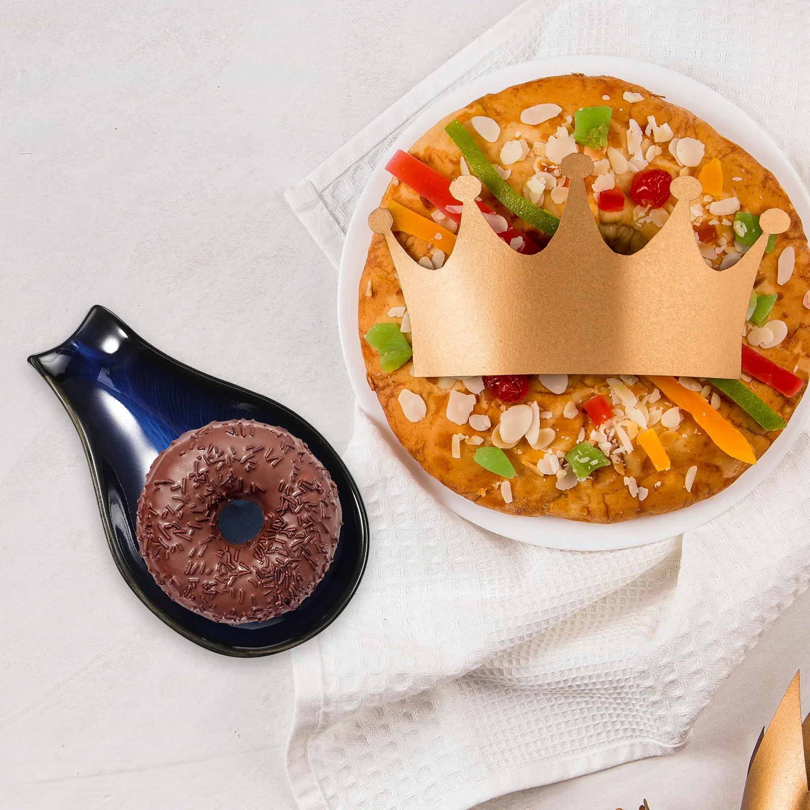 

Spoon Shaped Ceramic Dessert Plate Elegant Design Dipping Bowl Kitchen Decor Small Dish for Sauces Appetizers Snacks