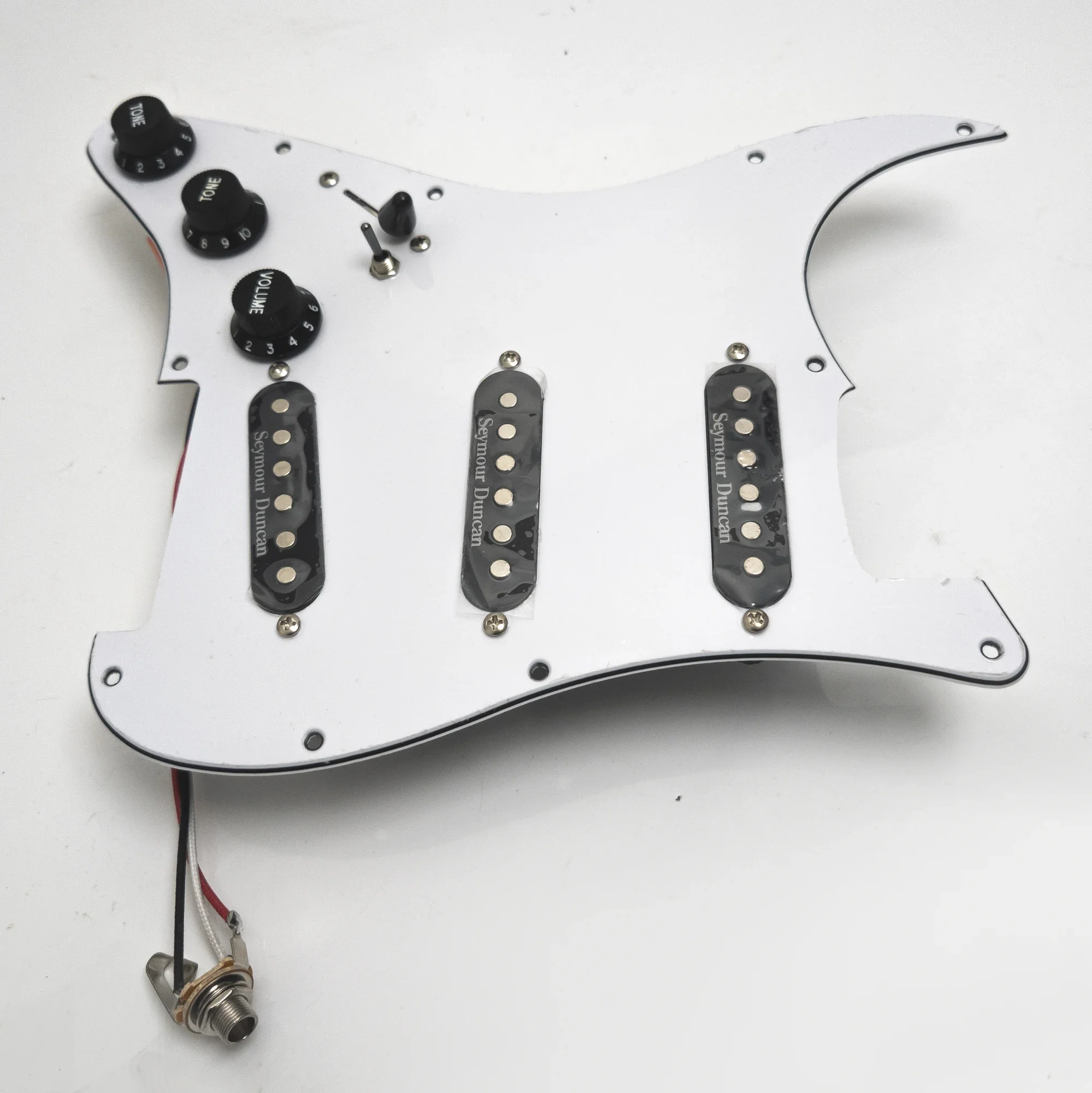 Left-handed Guitar SSS Prewired Loaded Pickguard Set with Single Coil Pickups Set for ST Guitar Replacement Parts