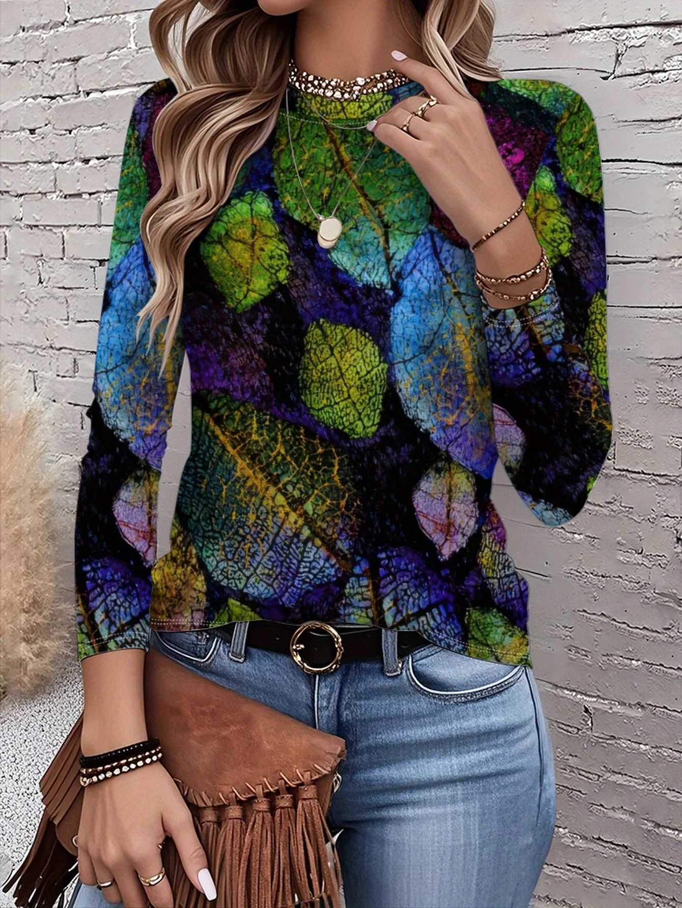 

2026 New Women's Fashionable and Elegant Top with Green Leaf Print, Modern Art Design for Everyday Wear