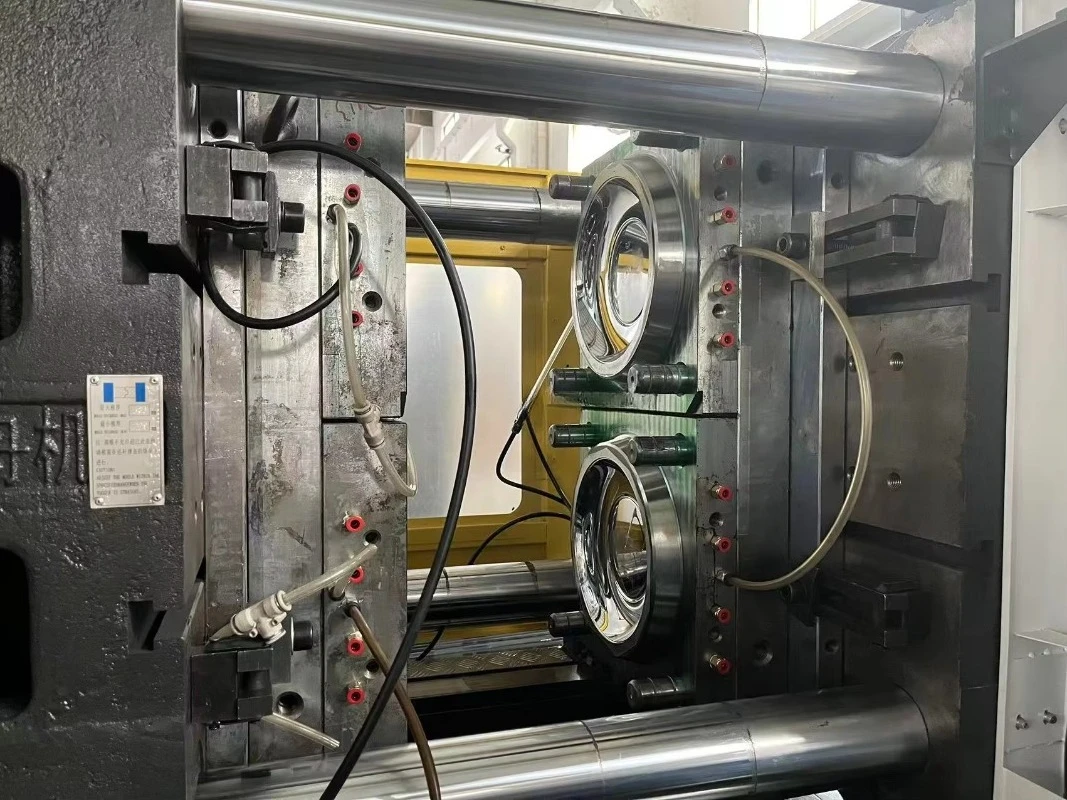Picture 3: Plastic  Molding Machineinjection Machine 15 Years Experience Shot Weight:158g--260g Imported World Famous Hydr