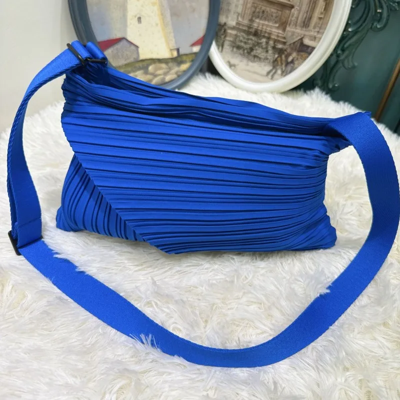 Miyake 2026 New Puffy Dumpling Bag Foldable Shoulder Bag with Adjustable Strap Storage Pouch Lightweight Casual Minimalist Bags