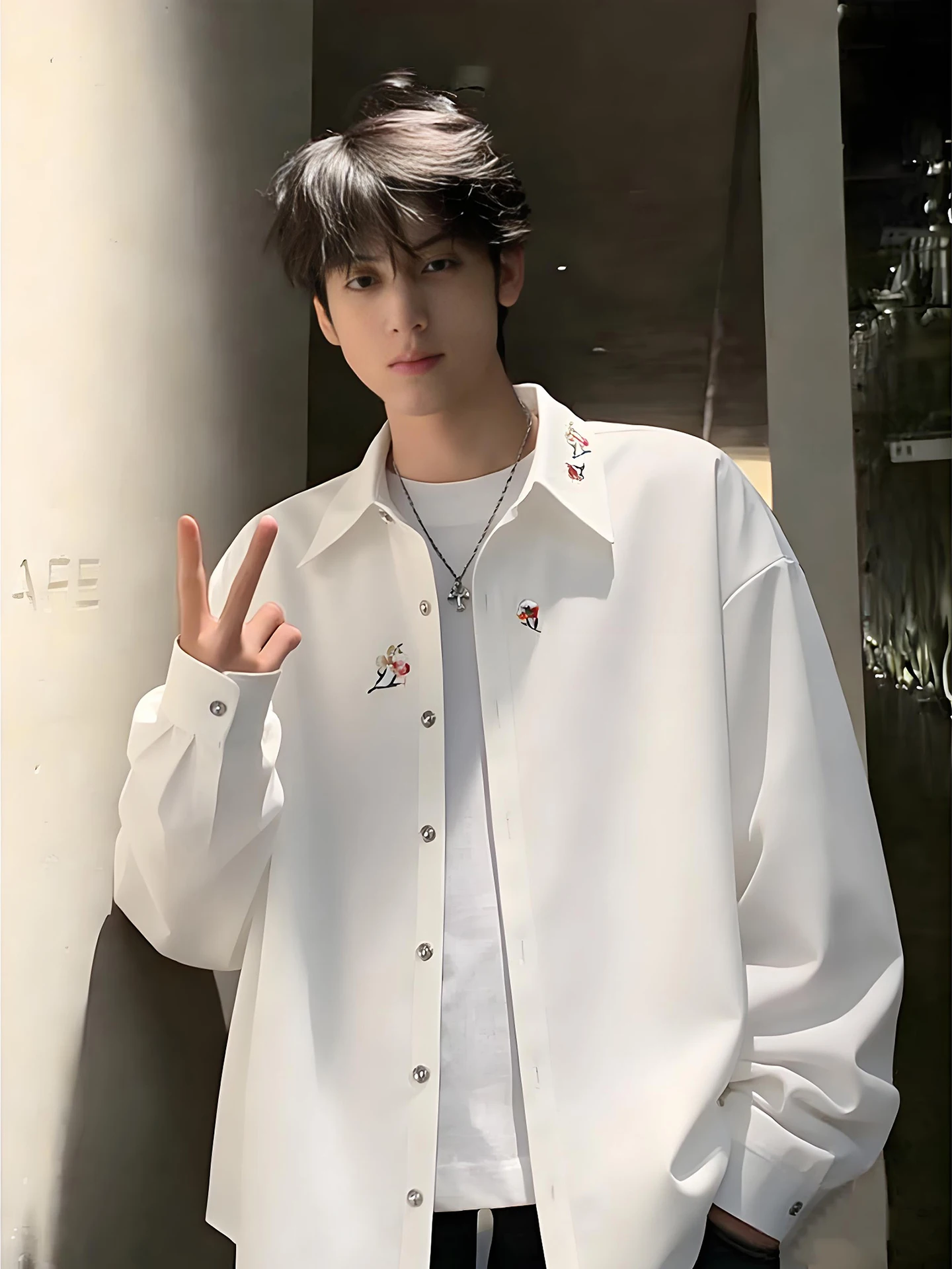 

New Chinese Sle Embroidered Long Sve irt Men's Casual Inner Wear Floral Pattern Breathable Spring Faion Outerwear