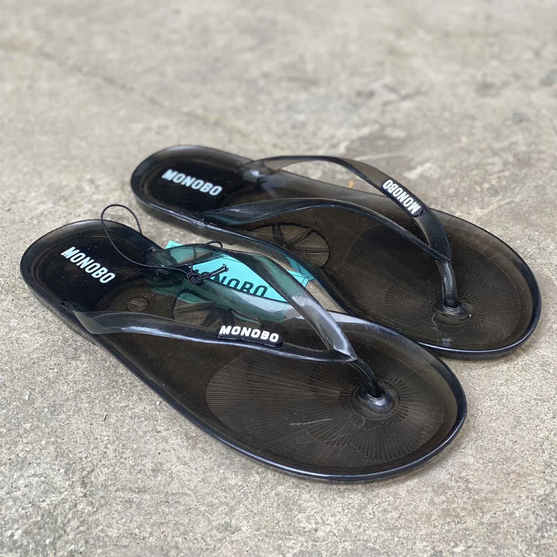 MONOBO المرأة الوجه يتخبط كلية الفتيات هلام كليب على نعال شاطئ مسطحة شفافة شقة كريستال أحذية أنيقة الصنادل الإناث