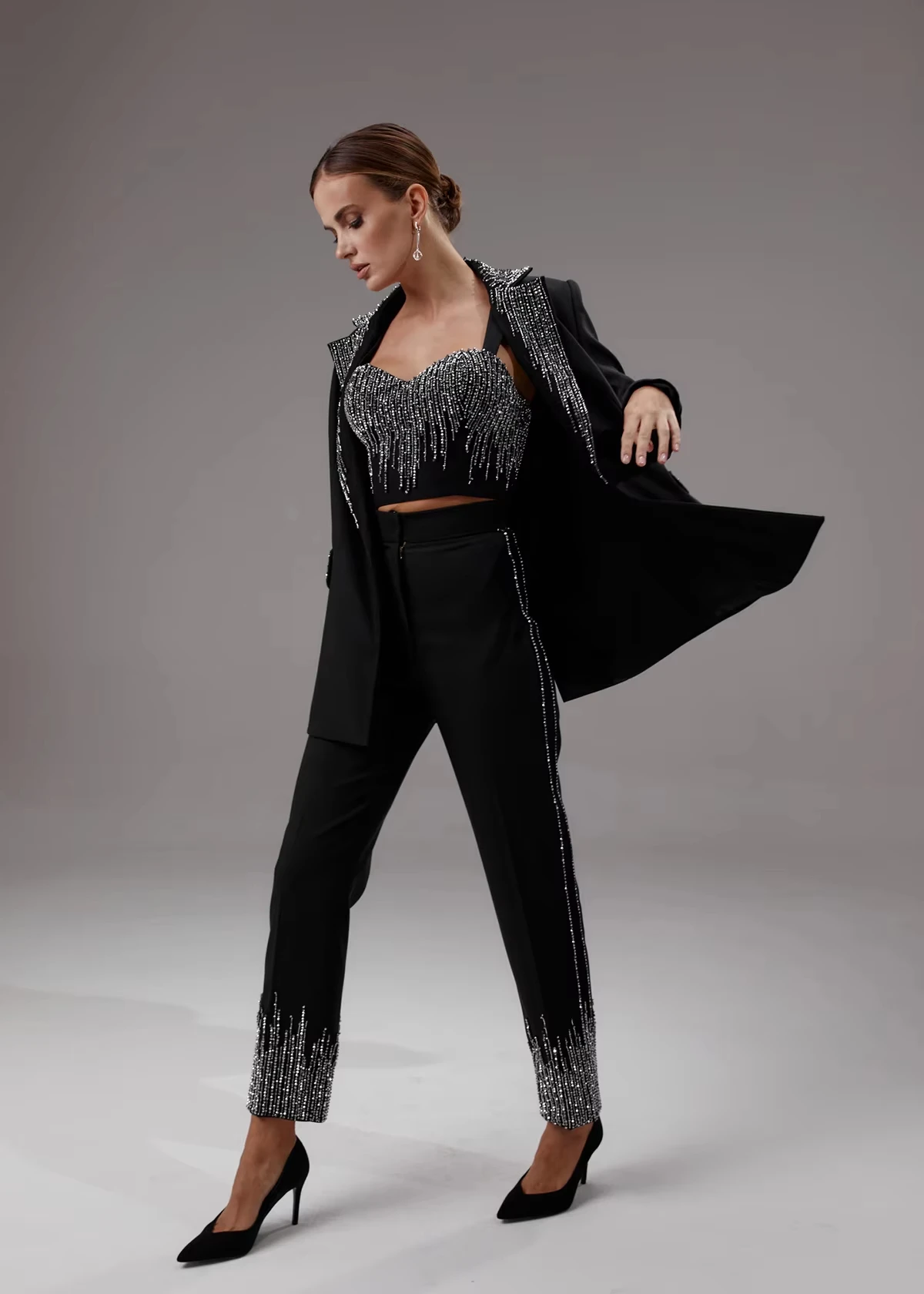 Женские брючные костюмы с блестками, приталенный блейзер для девочек, комплект из 3-х предметов, индивидуальный пиджак ручной работы с бусинами для женской вечеринки, выпускного вечера, свадебной одежды