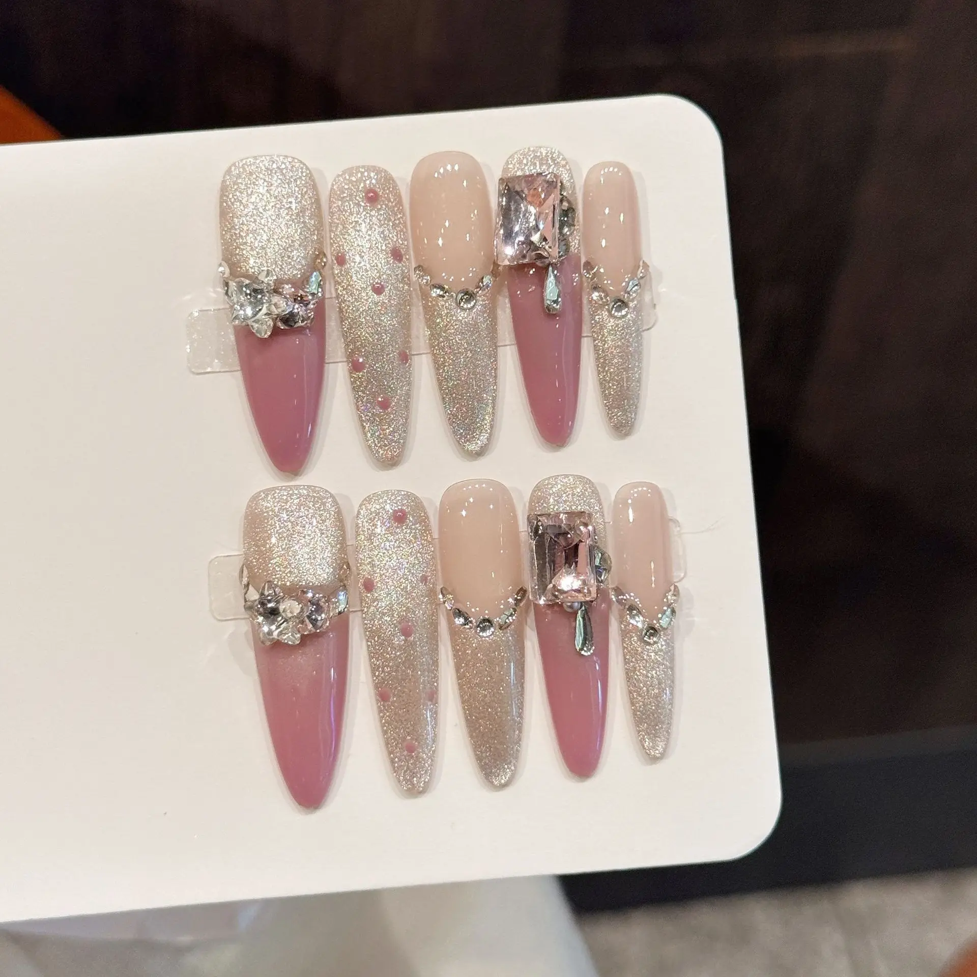 10 Stück handgefertigte künstliche Nägel, feiner Hunde-Spitzen-Typ, puder-goldener Farbverlauf, Diamant-Ornament, Press-On-Nägel, künstliche Nägel im französischen Design