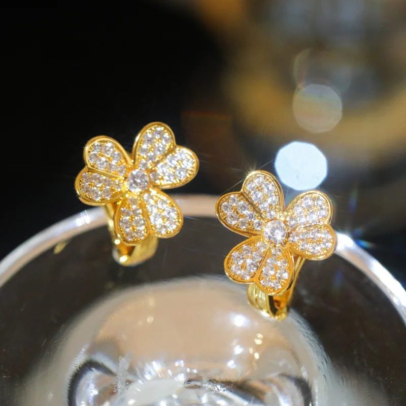 

VJin Gao Version Clover Full Diamond Inlaid Earrings Clip-on Studs Thick Plated18KRose Gold Four Leaf Clover Stud Earrings