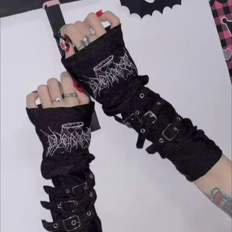 1 Paar schwarze, fingerlose, lange Handschuhe im Gothic-Stil mit Stickereien, verstellbaren Schnallen, ideal für Halloween, Cosplay, Punk-Partys und als Streetwear. – Detail 6