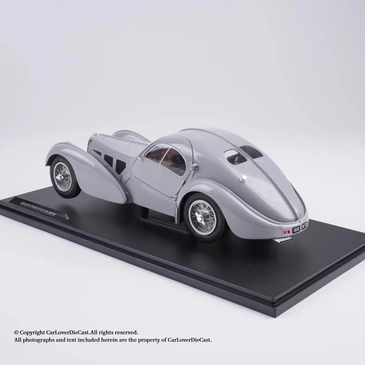Solido 1/18 Bugatti Atlantic Type 57 SC 1937 Diecast Car Model with Two Openable Doors Limited Version Cars Boy Birthday Gift