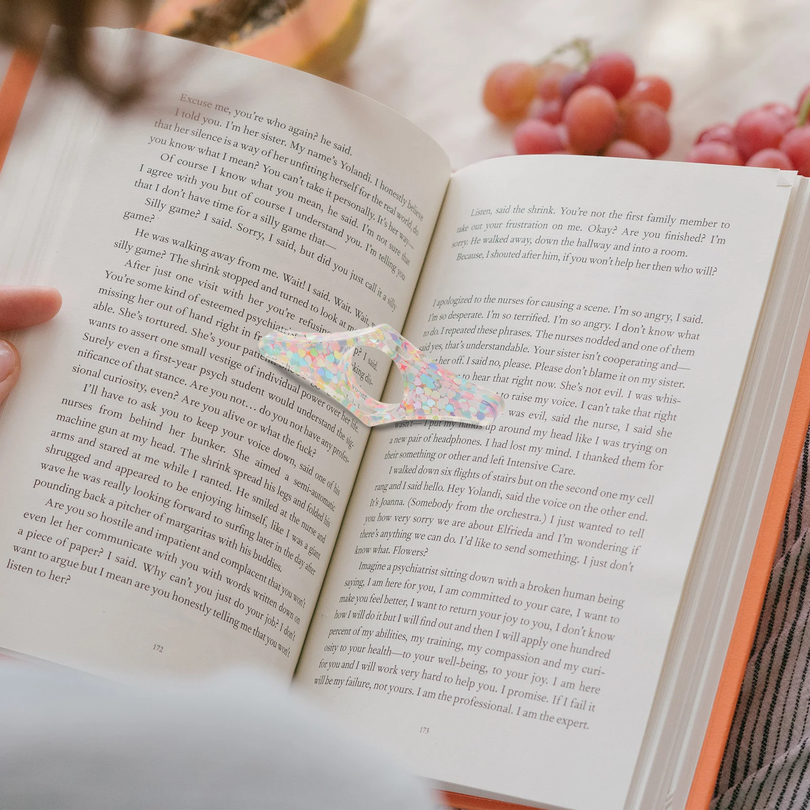 البلاستيك الإبهام كتاب صفحة حامل القراءة دعم صفحة مفرشة خفيفة الوزن المحمولة مريحة القراءة التبعي