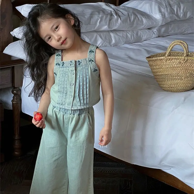 Girls' Embroidered Short Vest and Capri Jeans Two-Piece Set25Summer New Foreign Trade Children's Wear Delivery