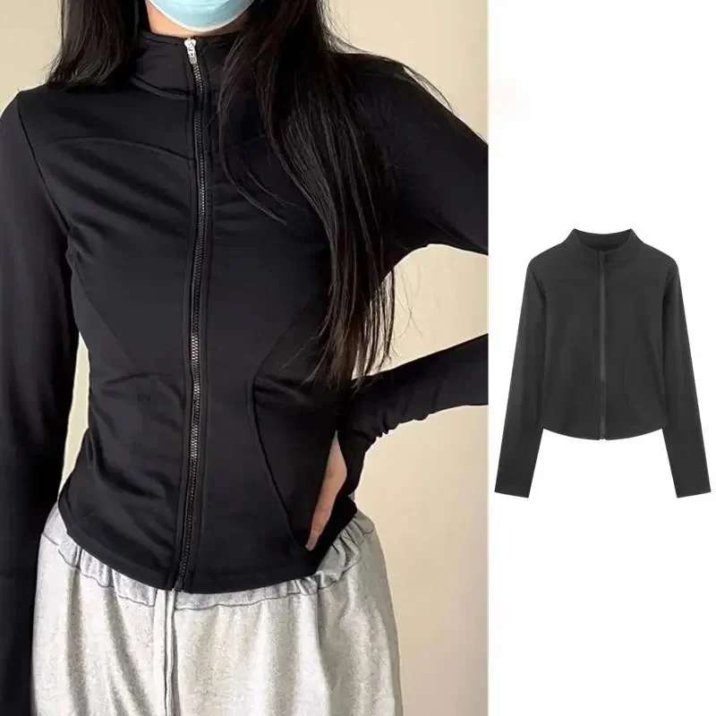 

Women's Slim Fit Lightweight Jackets Women's Full Zip-up Yoga Sports Running Jacket with Thumb Holes for Workout