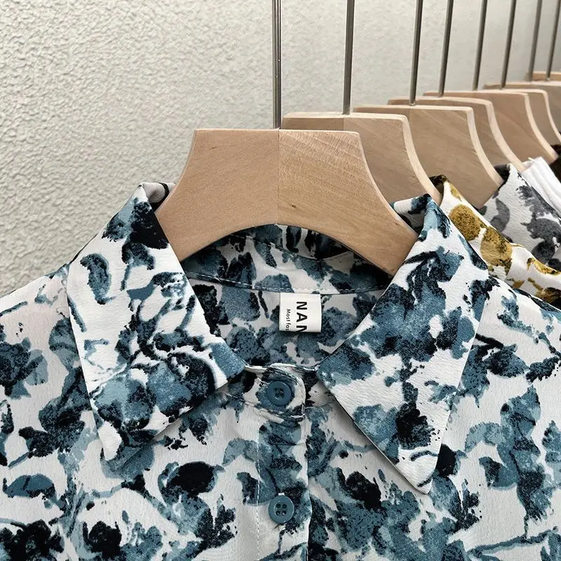 2024 Spring and Autumn New Arrivals Broken Flowers Blouses Shirts Women\'s Xiao Zhong Design French Unique All-match Sweet Tops