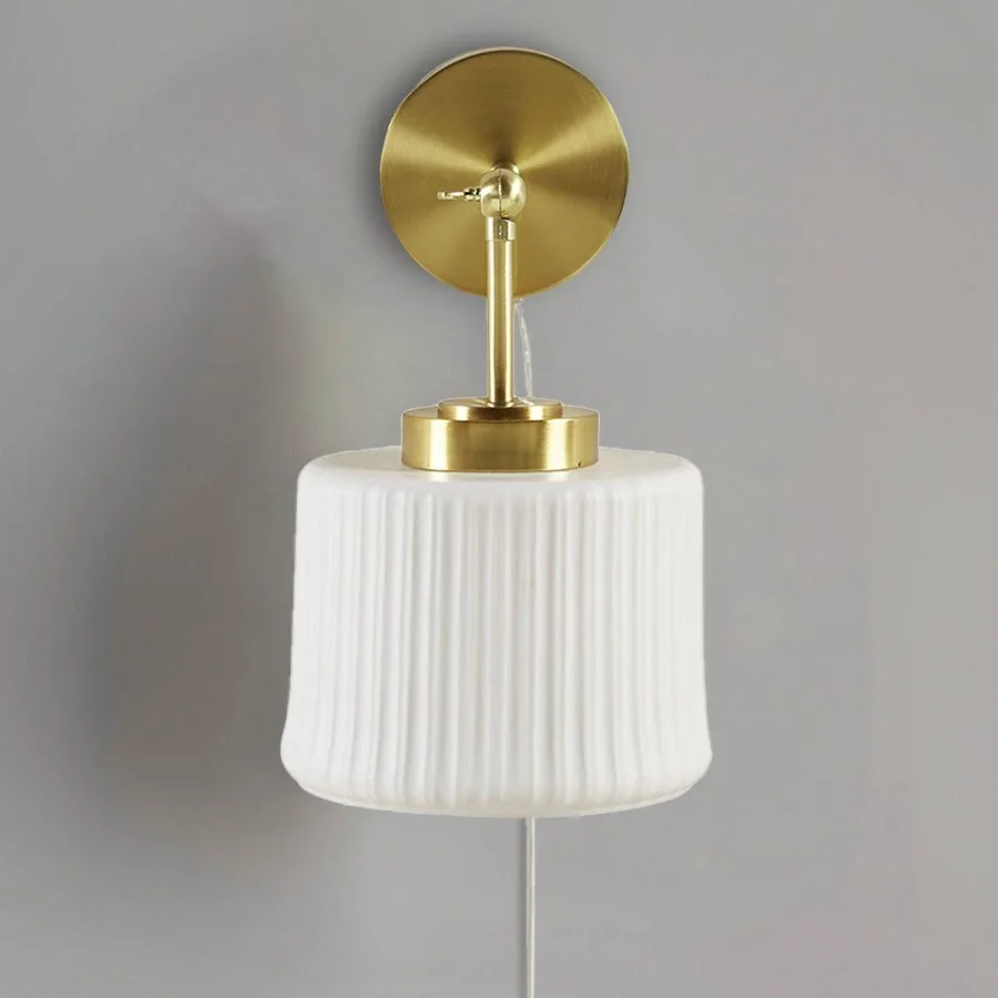 Applique murale en céramique blanche avec bras oscillant réglable
